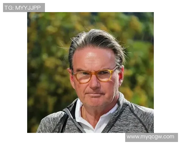 足球明星吉米力的传奇旅程与不屈精神展现了运动员的无限可能性