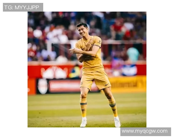 探索超级足球明星的魅力与成就,激发学生的足球热情与团队精神 探索超级足球明星的魅力与成就,激发学生的足球热情与团队精神