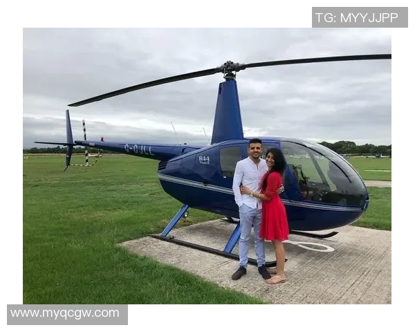 足球明星意外收获浪漫惊喜粉丝现场求婚感动全场